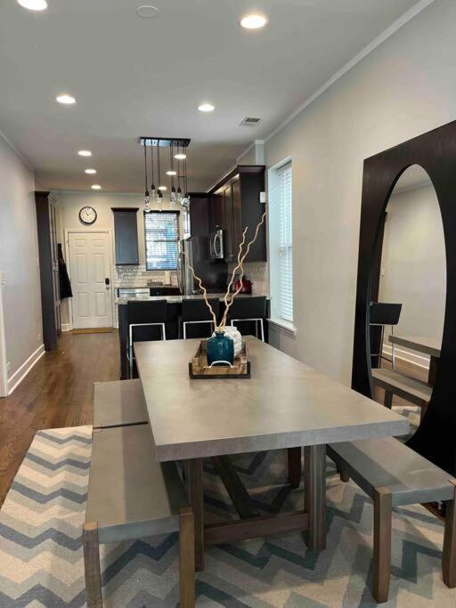 Trendy West Town Flat - 2 Bed / 1.5 Bath W Parking Apartman Chicago Kültér fotó