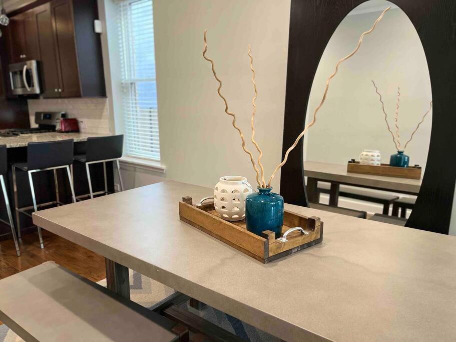 Trendy West Town Flat - 2 Bed / 1.5 Bath W Parking Apartman Chicago Kültér fotó