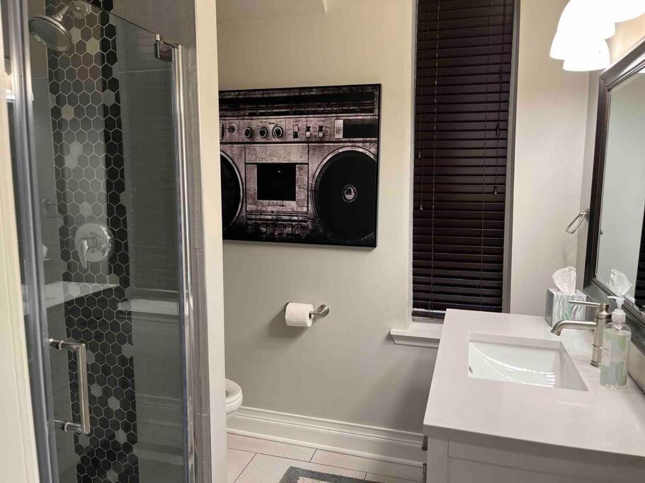 Trendy West Town Flat - 2 Bed / 1.5 Bath W Parking Apartman Chicago Kültér fotó